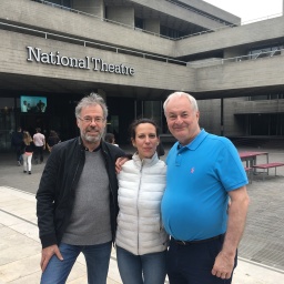 Brad and Ornella with Paul Gambaccini in front of the National Theatre (London)